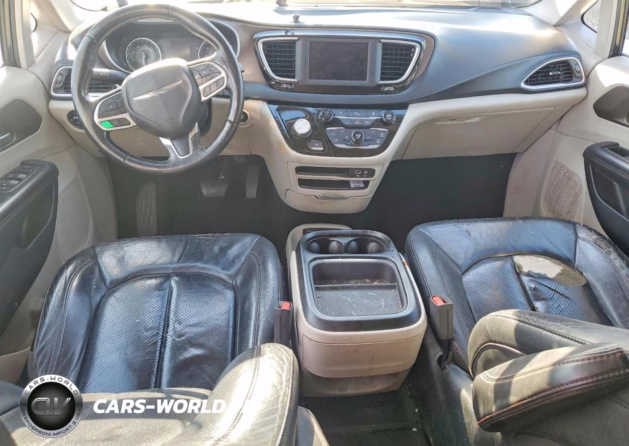 2019 Chrysler Pacifica Touring L VIN:2C4RC1BG7KR731614 - 8