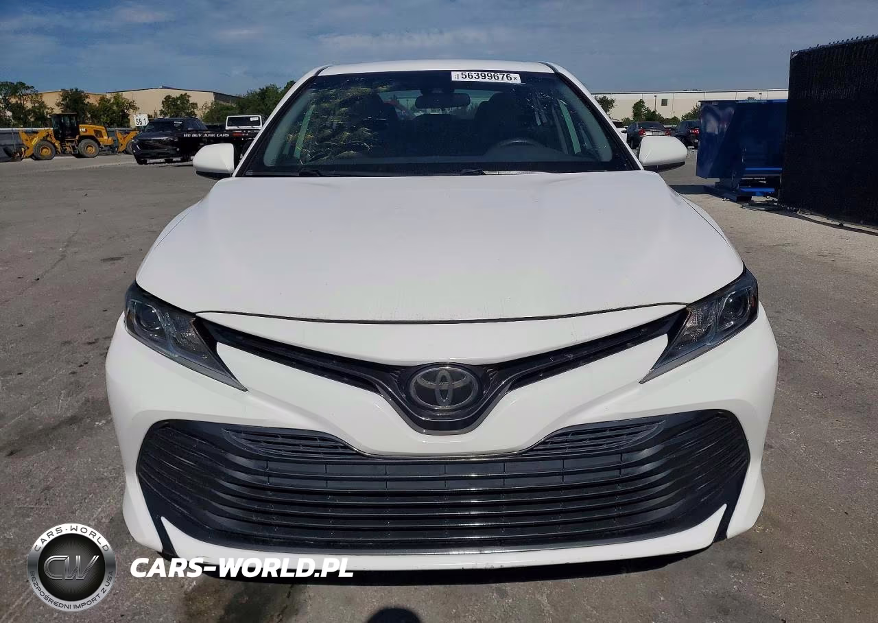 2020 Toyota Camry Le VIN:4T1C11AK1LU938386 - 5