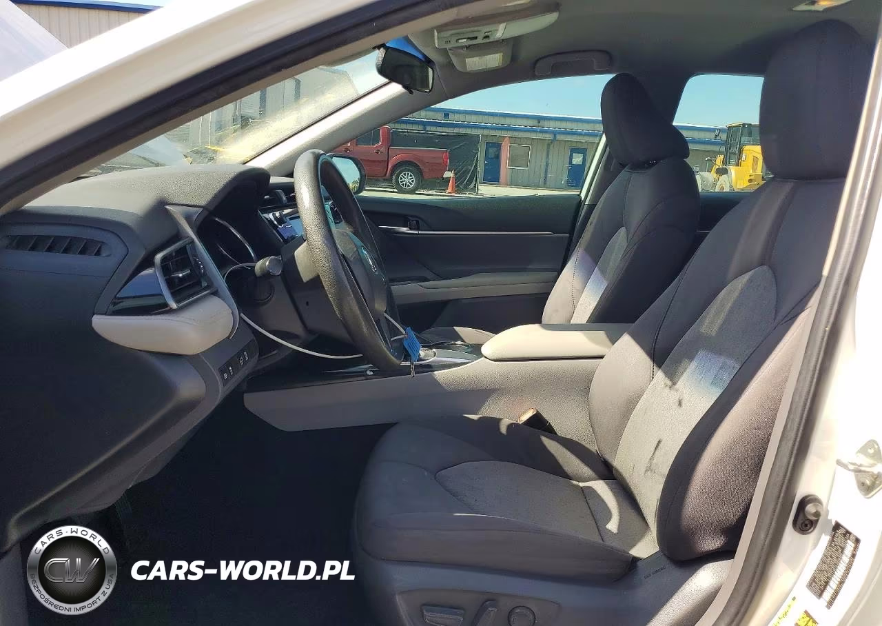 2020 Toyota Camry Le VIN:4T1C11AK1LU938386 - 7