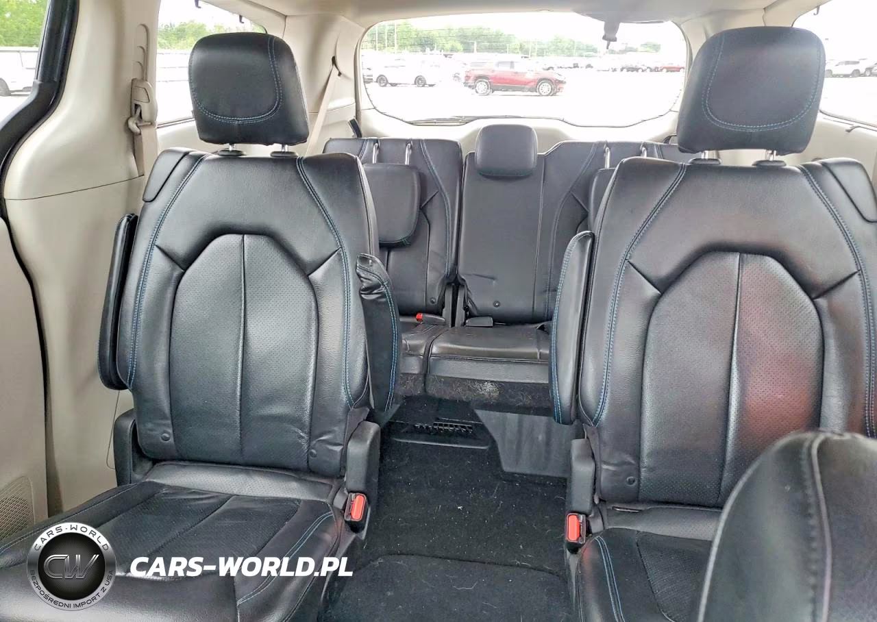 2021 Chrysler Pacifica Touring L VIN:2C4RC1BG2MR589157 - 10