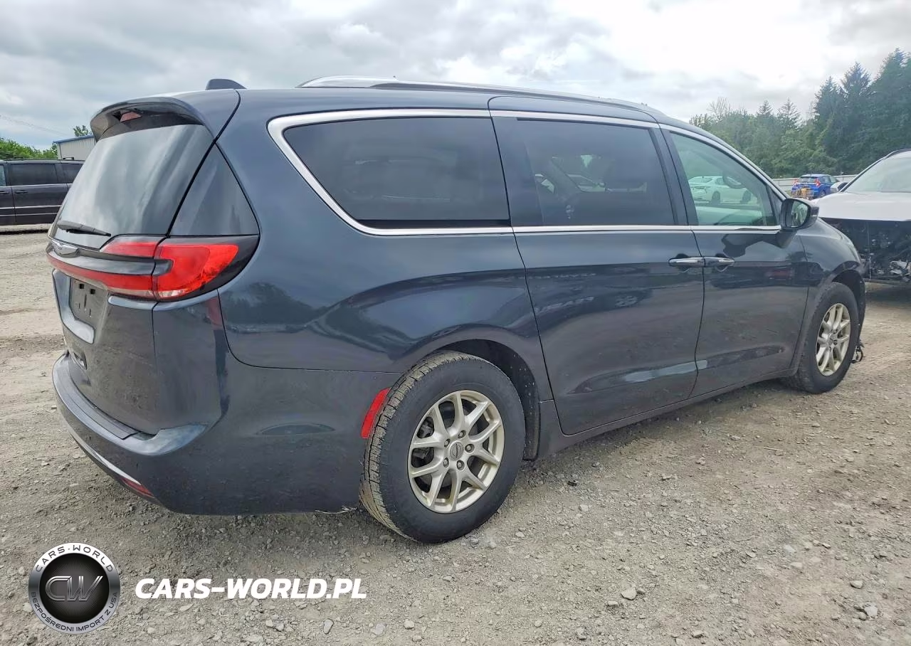 2021 Chrysler Pacifica Touring L VIN:2C4RC1BG2MR589157 - 3