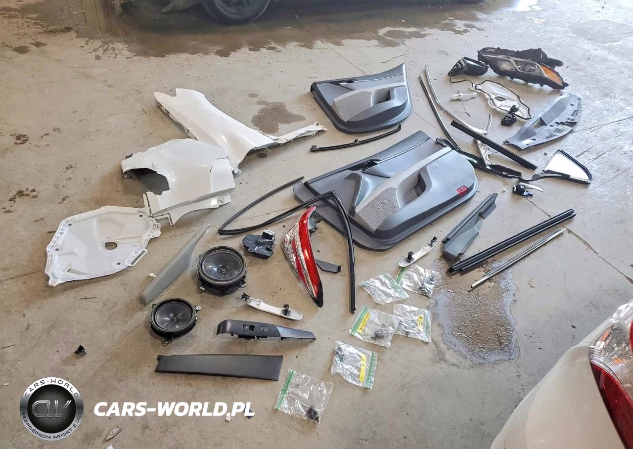 2020 Toyota Camry Le VIN:4T1C11BK6LU011172 - 12