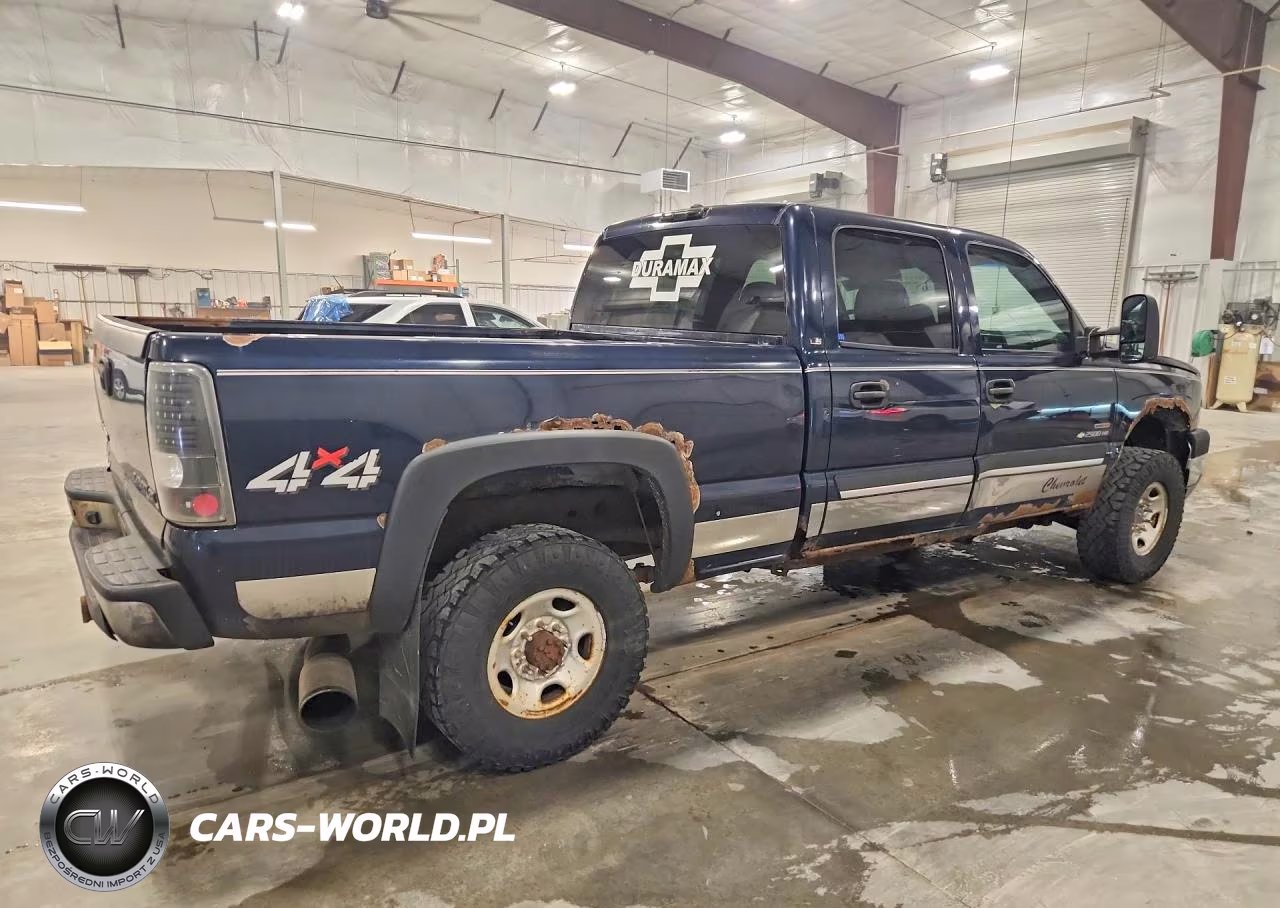 2005 Chevrolet Silverado K2500 Heavy Duty VIN:1GCHK23205F820945 - 3