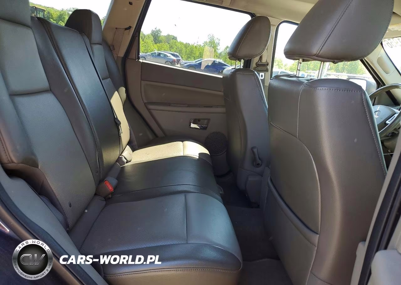 2010 Jeep Grand Cherokee Laredo VIN:1J4PR4GKXAC150081 - 11