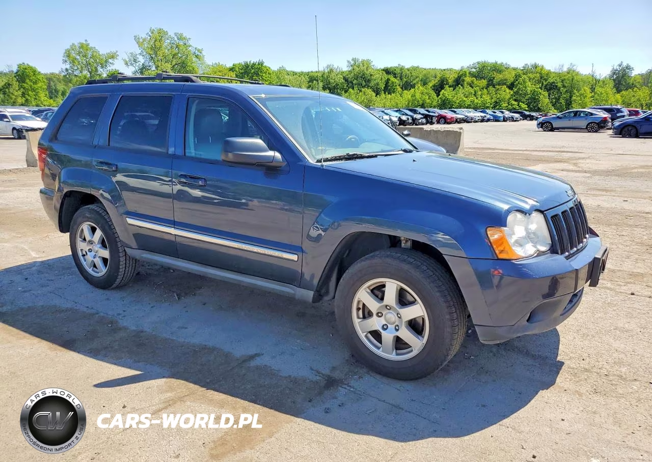 2010 Jeep Grand Cherokee Laredo VIN:1J4PR4GKXAC150081 - 4