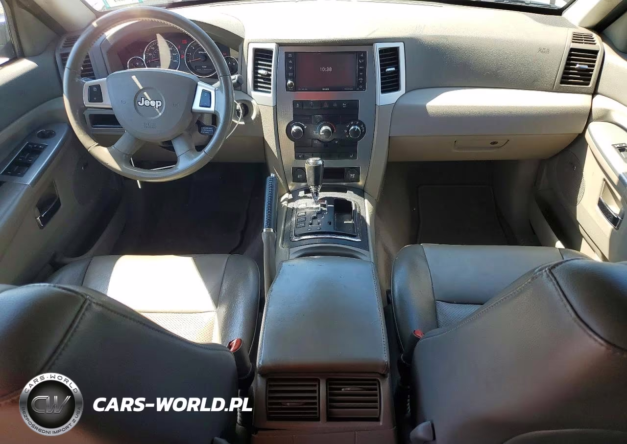 2010 Jeep Grand Cherokee Laredo VIN:1J4PR4GKXAC150081 - 8