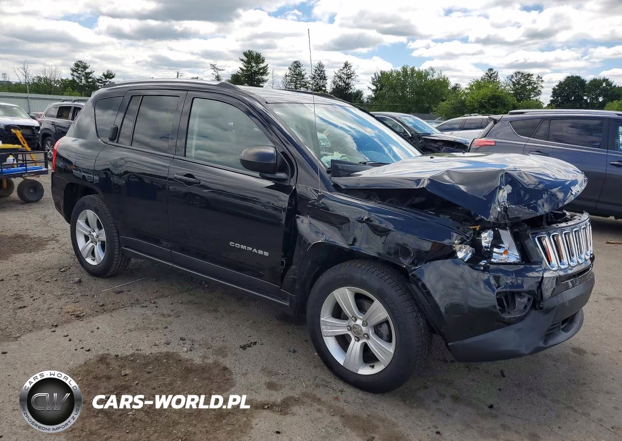 2013 Jeep Compass Latitude VIN:1C4NJDEB3DD236628 - 4