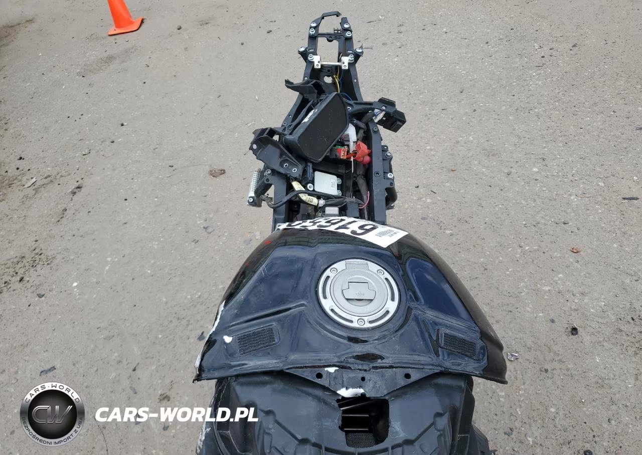 2021 Yamaha Yzfr1 VIN:JYARN66E6MA001244 - 5