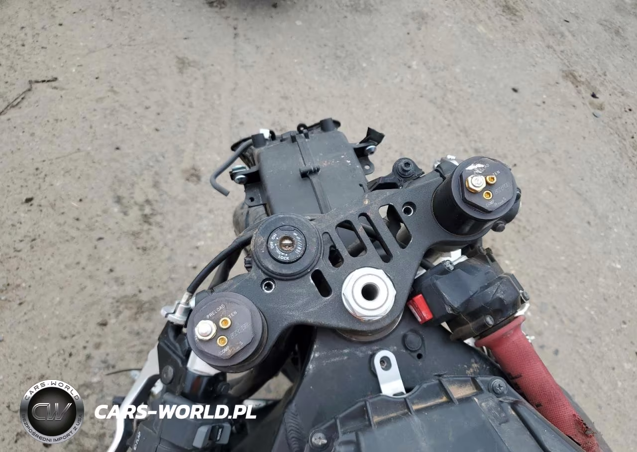 2021 Yamaha Yzfr1 VIN:JYARN66E6MA001244 - 7