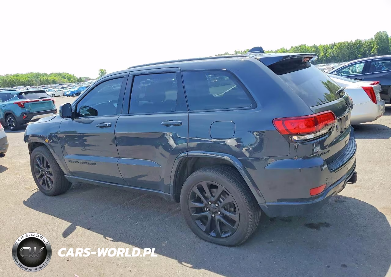 2017 Jeep Grand Cherokee Laredo VIN:1C4RJFAGXHC738529 - 2