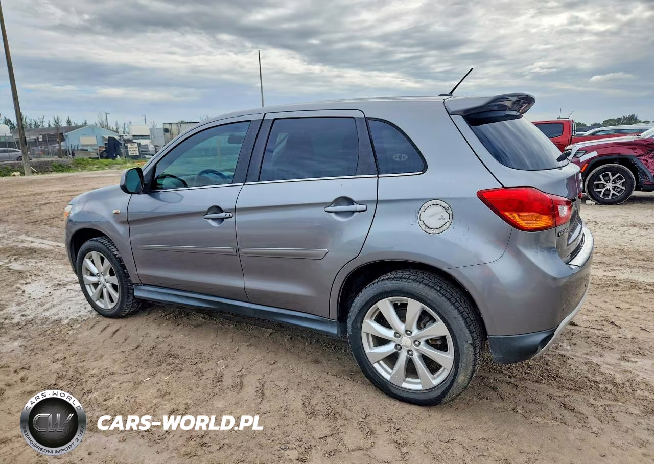 MITSUBISHI OUTLANDER VIN:4A4AR4AU5FE013320 - 2