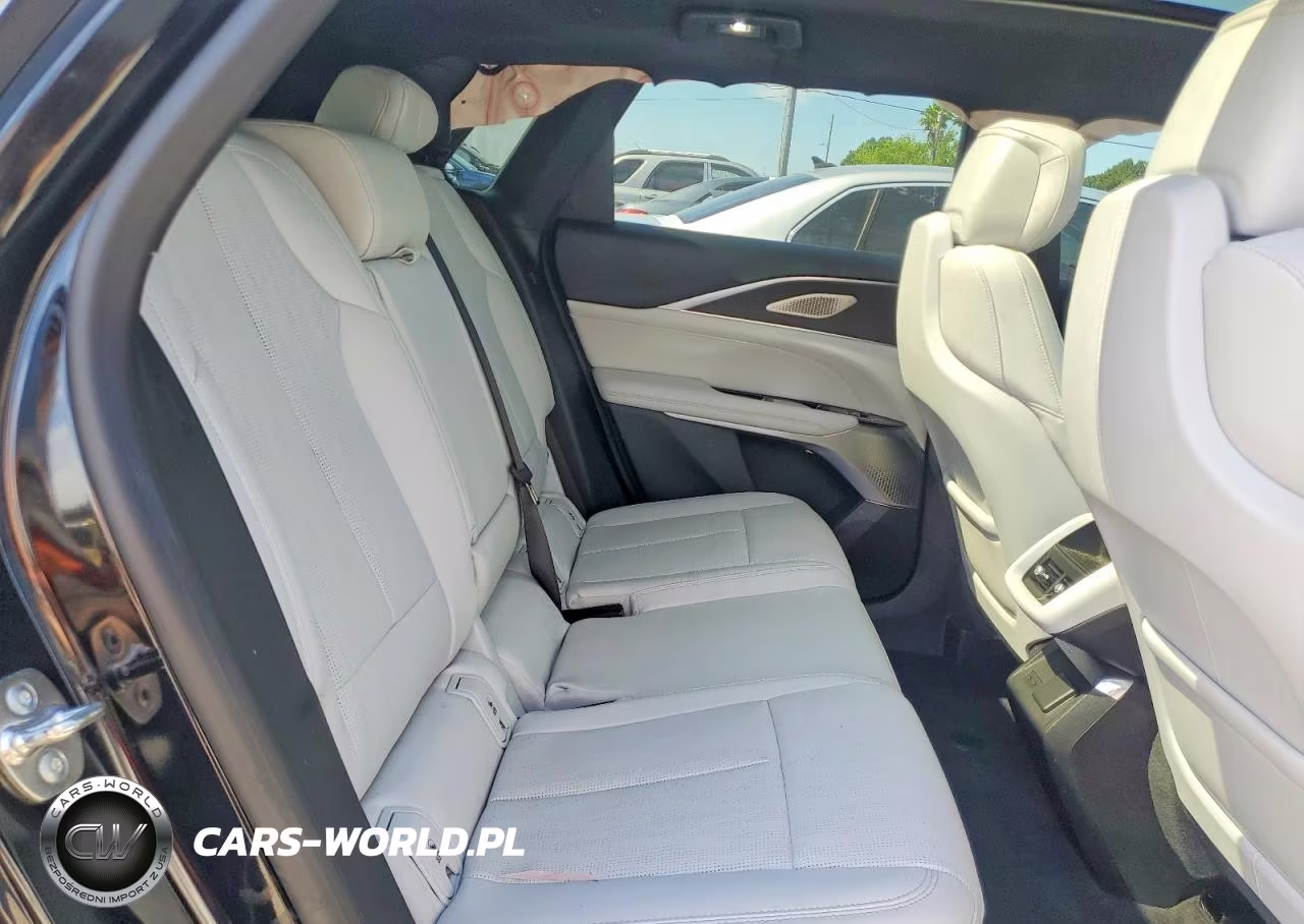 2024 Cadillac Lyriq Luxury VIN:1GYKPRRK9RZ112814 - 11