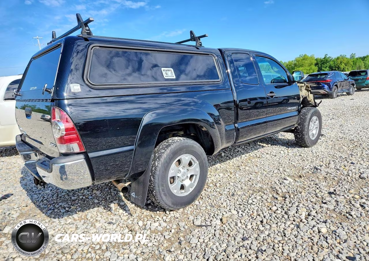 2015 Toyota Tacoma Access Cab VIN:5TFUX4EN1FX031590 - 3