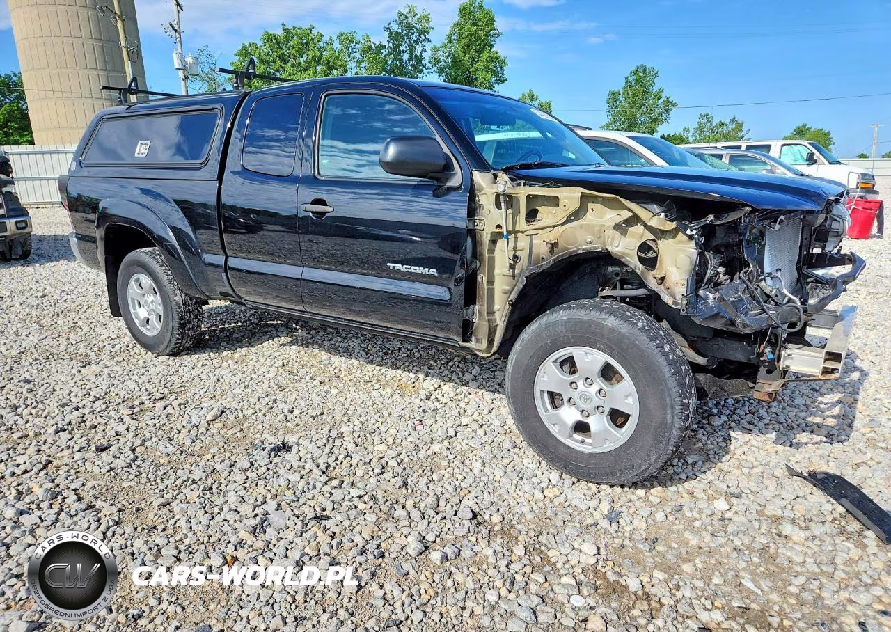 2015 Toyota Tacoma Access Cab VIN:5TFUX4EN1FX031590 - 4