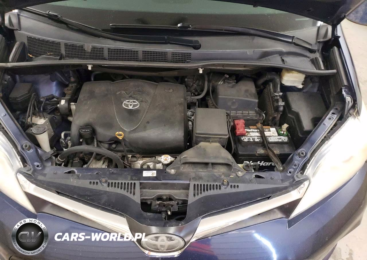 2018 Toyota Sienna Le VIN:5TDKZ3DC6JS960068 - 12