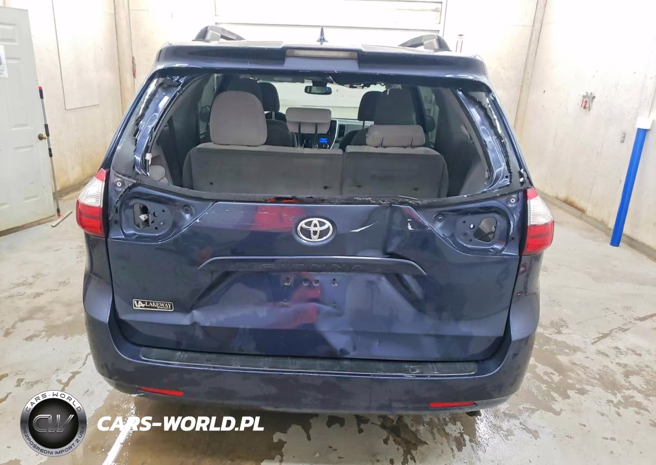 2018 Toyota Sienna Le VIN:5TDKZ3DC6JS960068 - 6