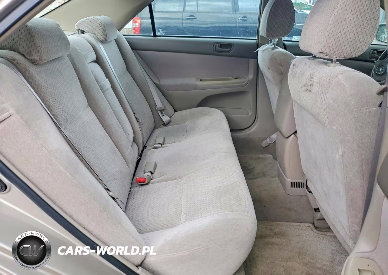 2002 Toyota Camry Le VIN:4T1BE32K82U637123 - 10