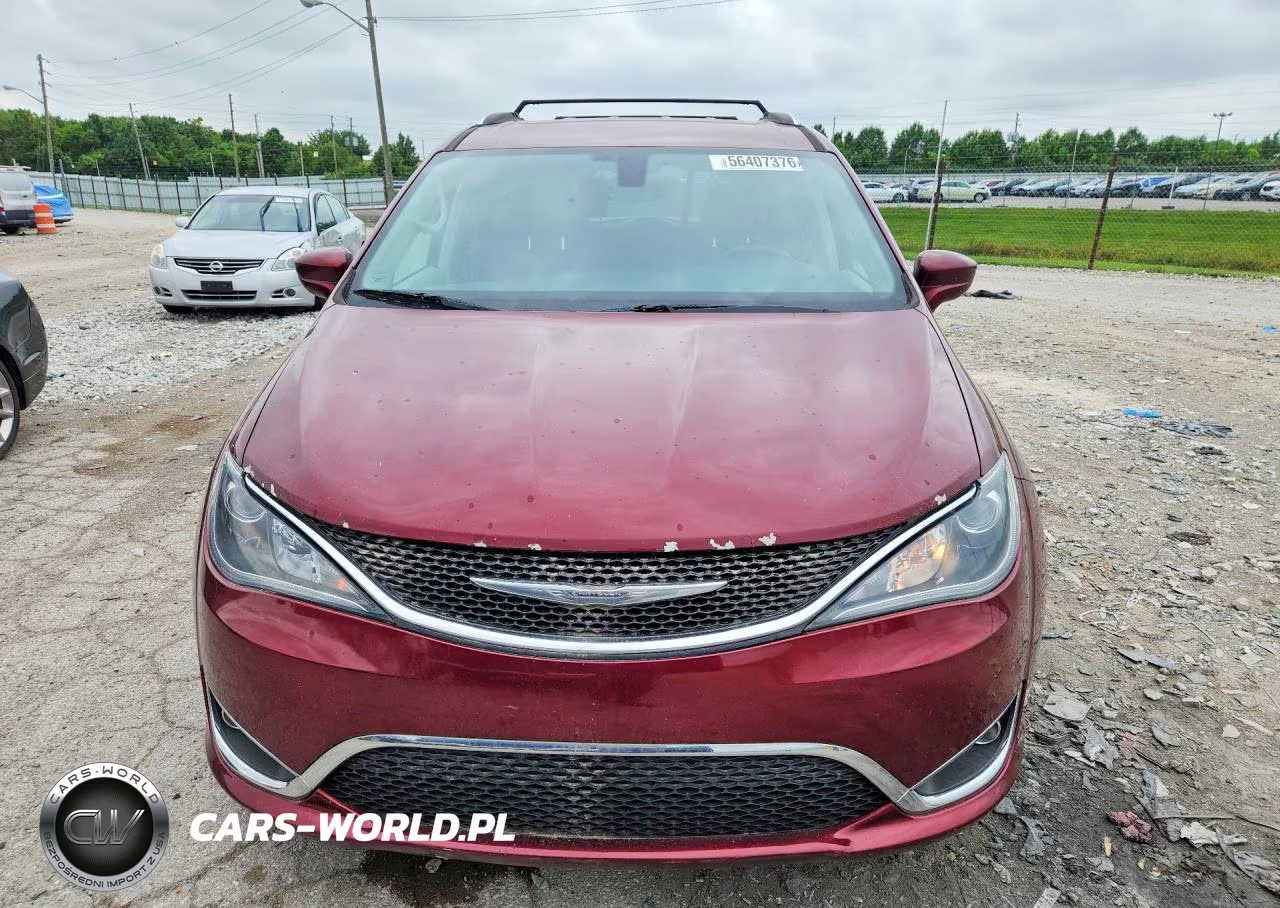 2017 Chrysler Pacifica Touring L Plus VIN:2C4RC1EG3HR656298 - 5