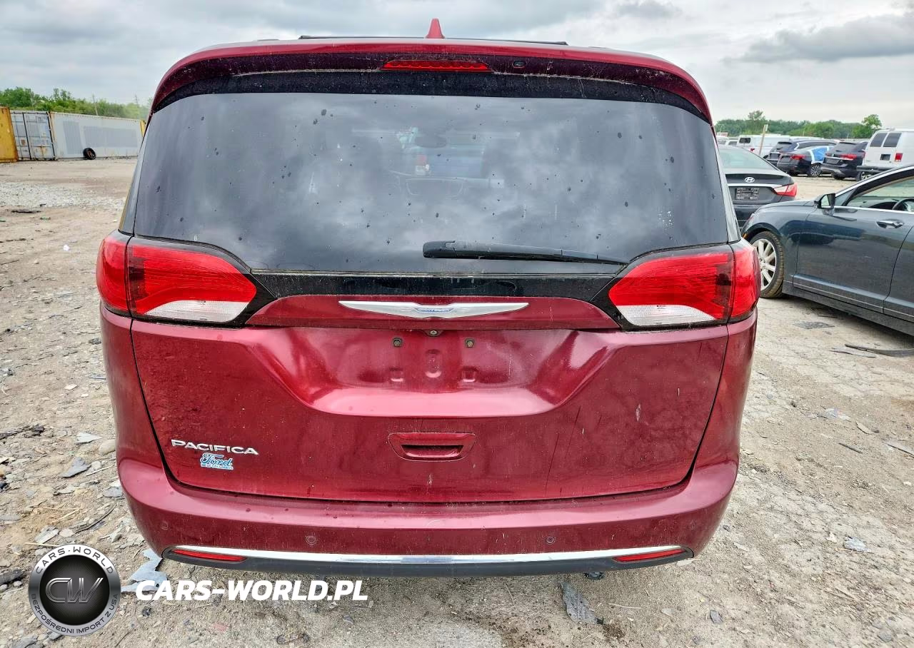 2017 Chrysler Pacifica Touring L Plus VIN:2C4RC1EG3HR656298 - 6