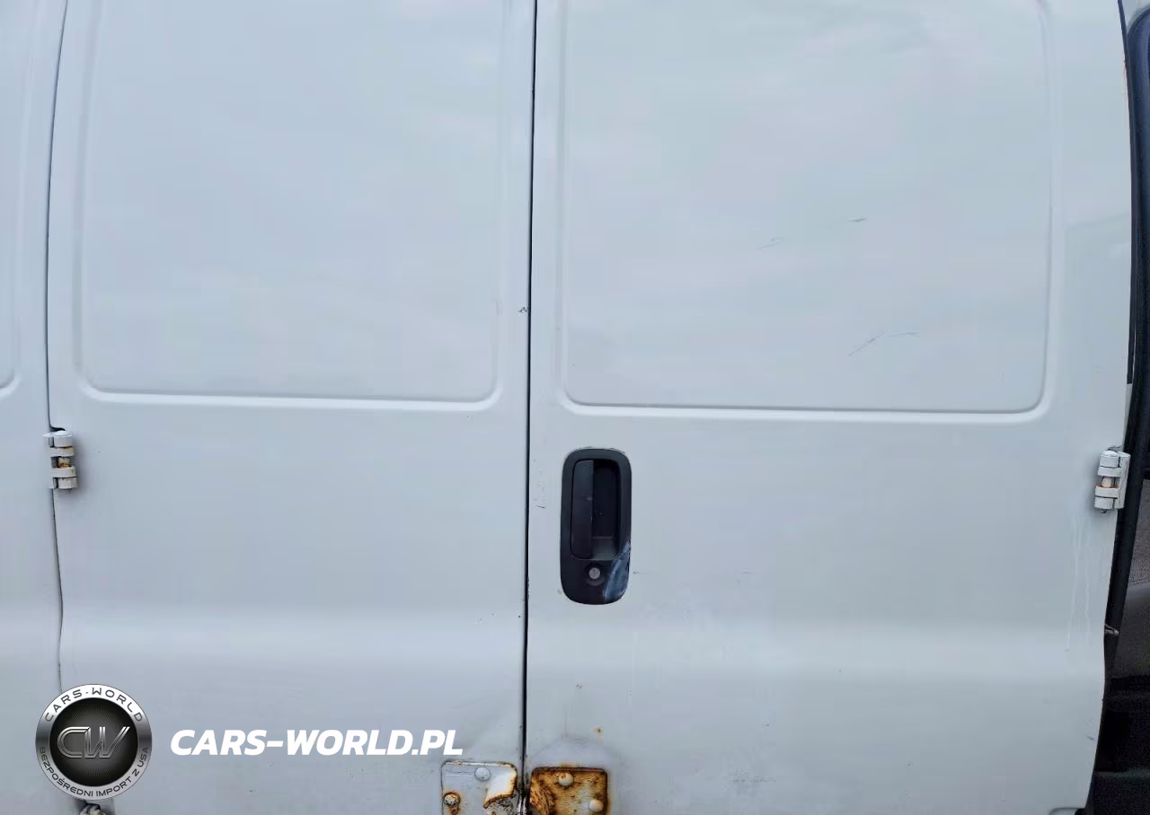 2010 Chevrolet Express G3500 VIN:1GC2GTBA8A1176186 - 11