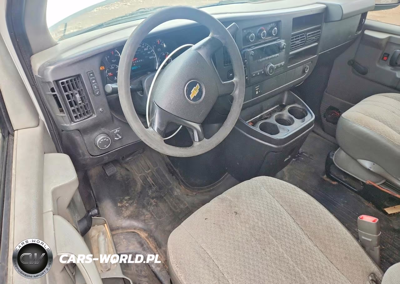2010 Chevrolet Express G3500 VIN:1GC2GTBA8A1176186 - 8