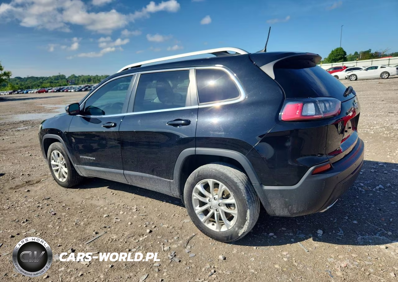 2019 Jeep Cherokee Latitude VIN:1C4PJLCX4KD384088 - 2