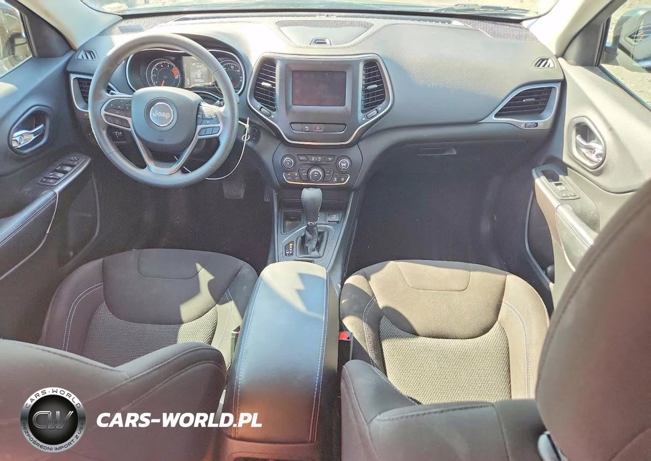 2019 Jeep Cherokee Latitude VIN:1C4PJLCX4KD384088 - 8