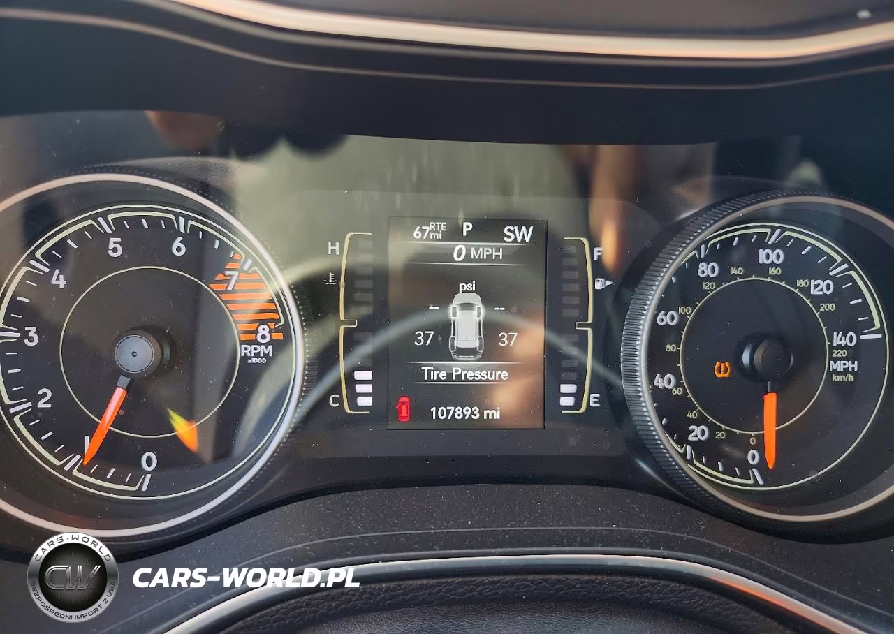 2019 Jeep Cherokee Latitude VIN:1C4PJLCX4KD384088 - 9