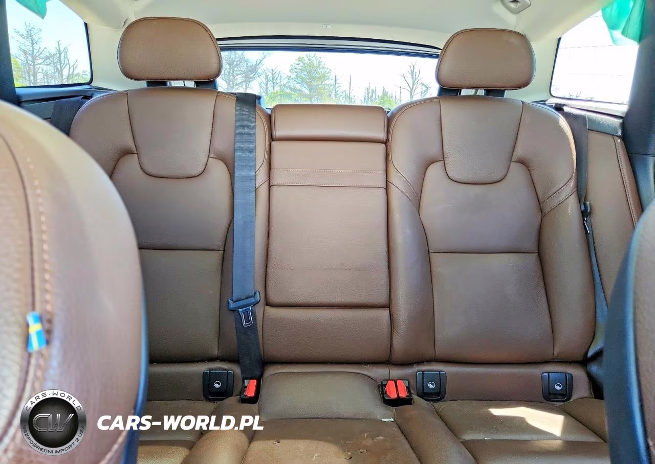 2018 Volvo Xc60 T5 Momentum VIN:YV4102RK0J1071843 - 10