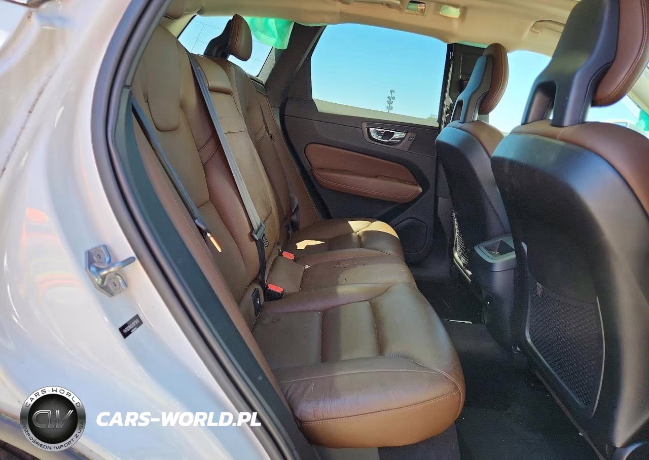 2018 Volvo Xc60 T5 Momentum VIN:YV4102RK0J1071843 - 11
