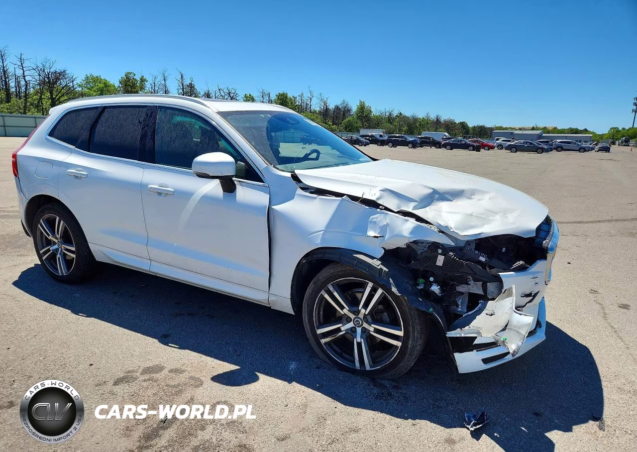2018 Volvo Xc60 T5 Momentum VIN:YV4102RK0J1071843 - 4