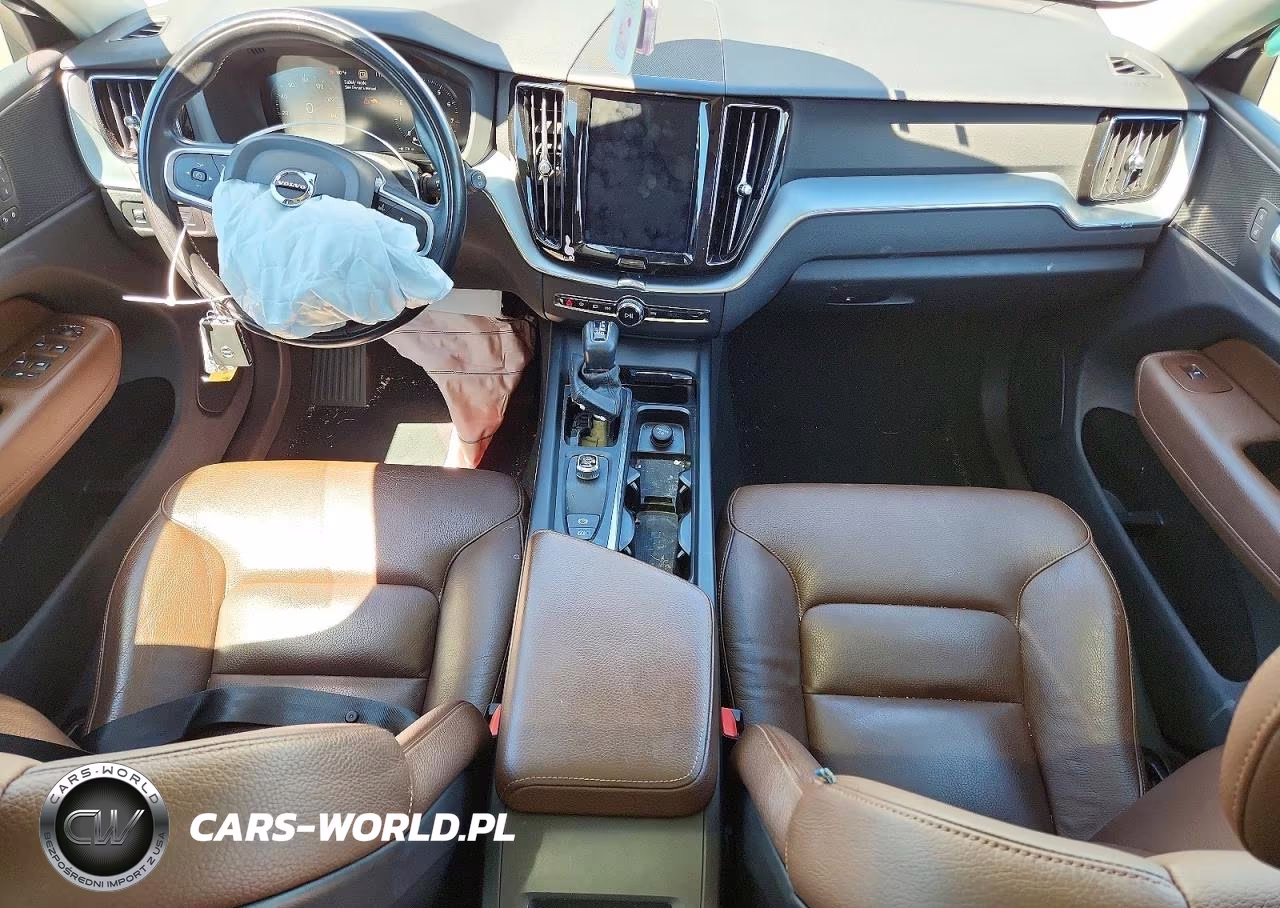2018 Volvo Xc60 T5 Momentum VIN:YV4102RK0J1071843 - 8