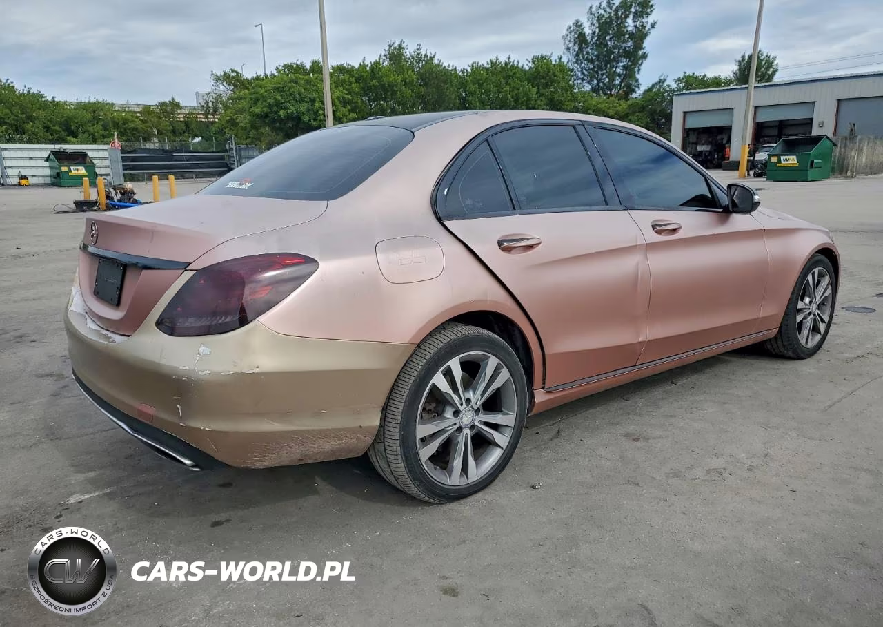 2015 Mercedes-Benz C 300 4Matic VIN:55SWF4KB1FU040479 - 3