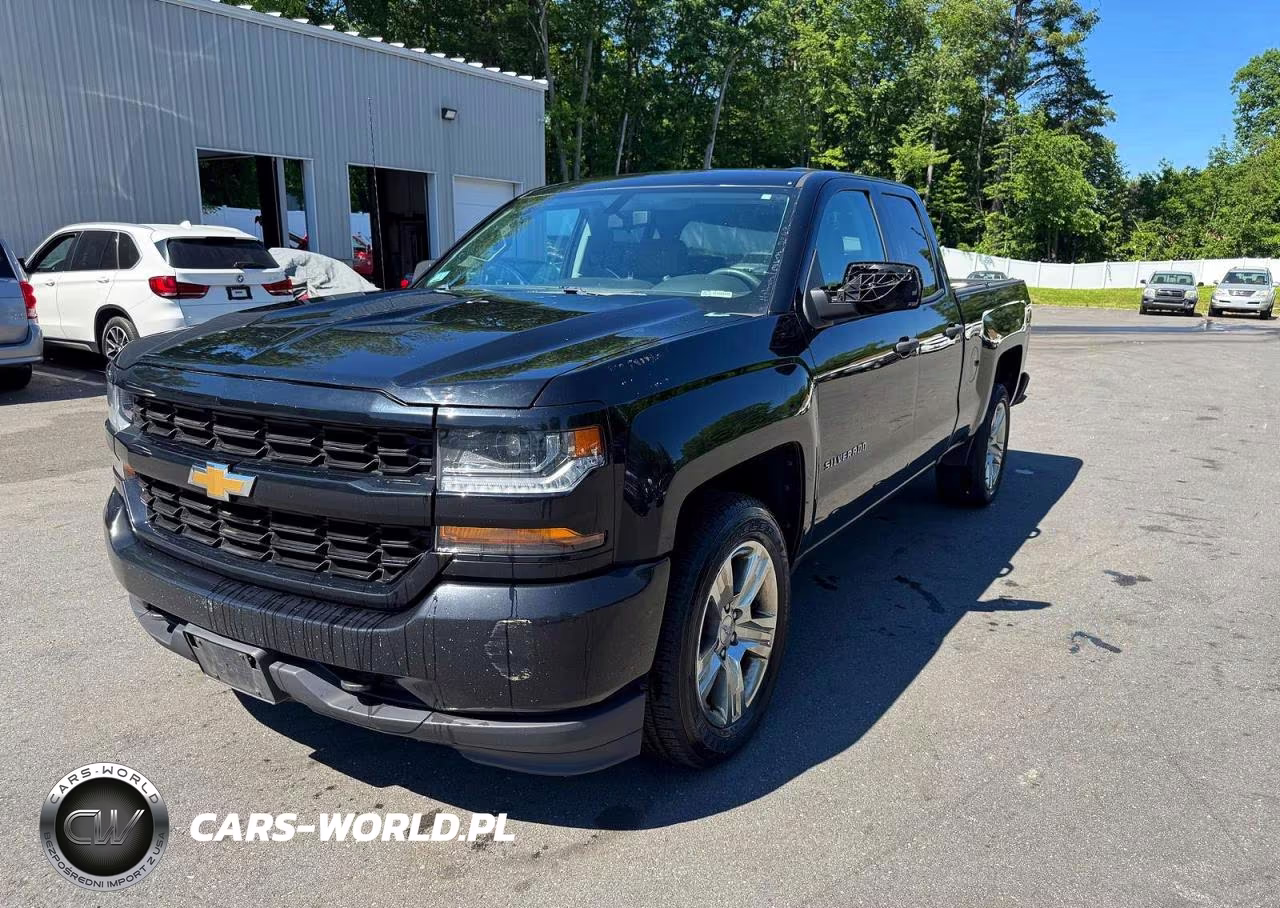 2018 Chevrolet Silverado C1500 Custom