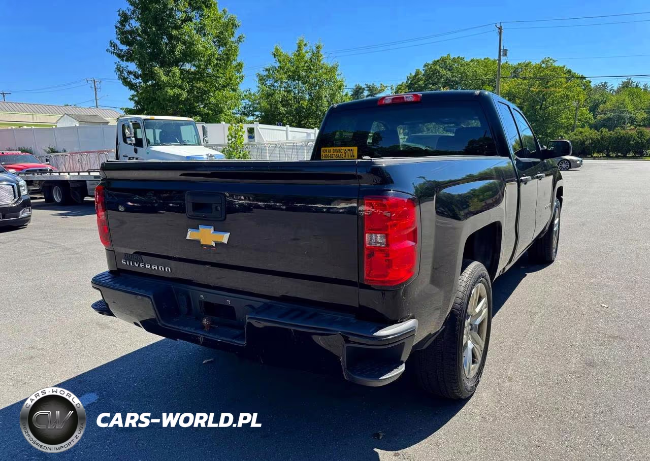 2018 Chevrolet Silverado C1500 Custom VIN:1GCRCPEH6JZ380254 - 3