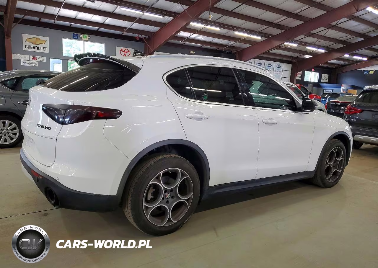 2018 Alfa Romeo Stelvio Ti VIN:ZASFAKBN0J7B93276 - 3