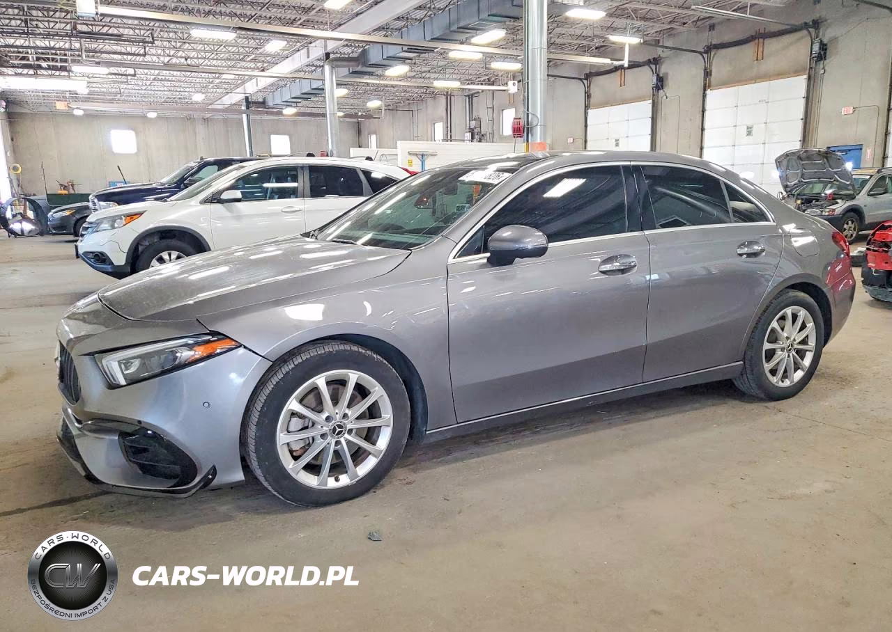 2019 Mercedes-Benz A 220
