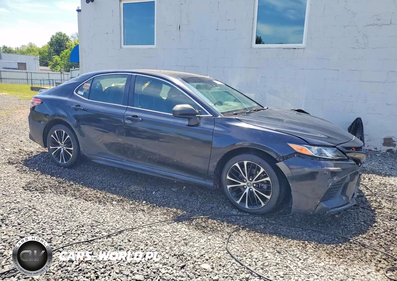 2018 Toyota Camry Se VIN:JTNB11HK9J3070674 - 4