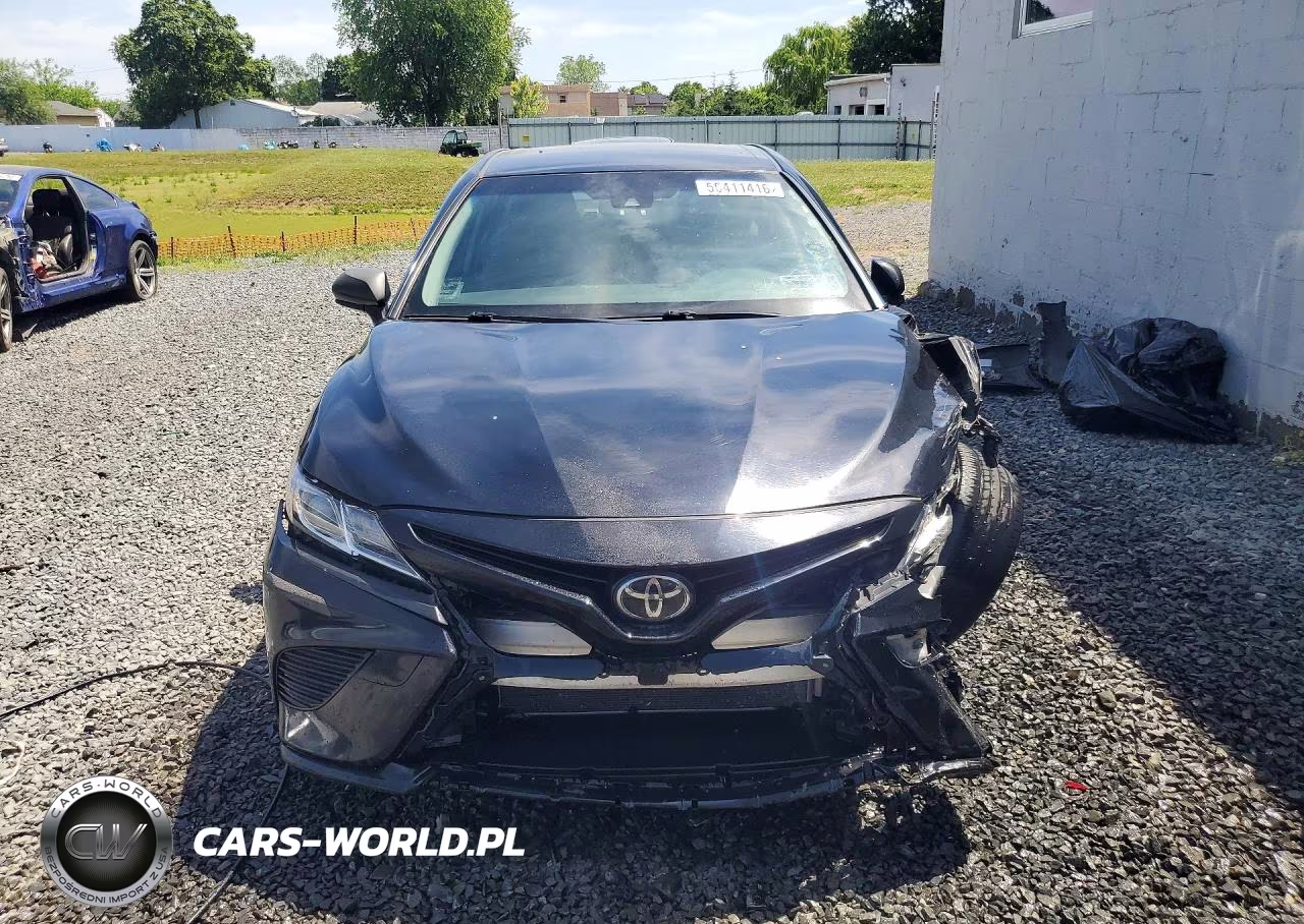 2018 Toyota Camry Se VIN:JTNB11HK9J3070674 - 5