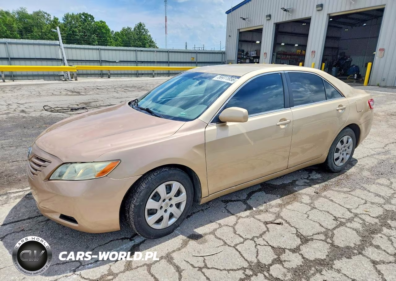 2010 Toyota Camry Base – zdjęcie 1 z 12