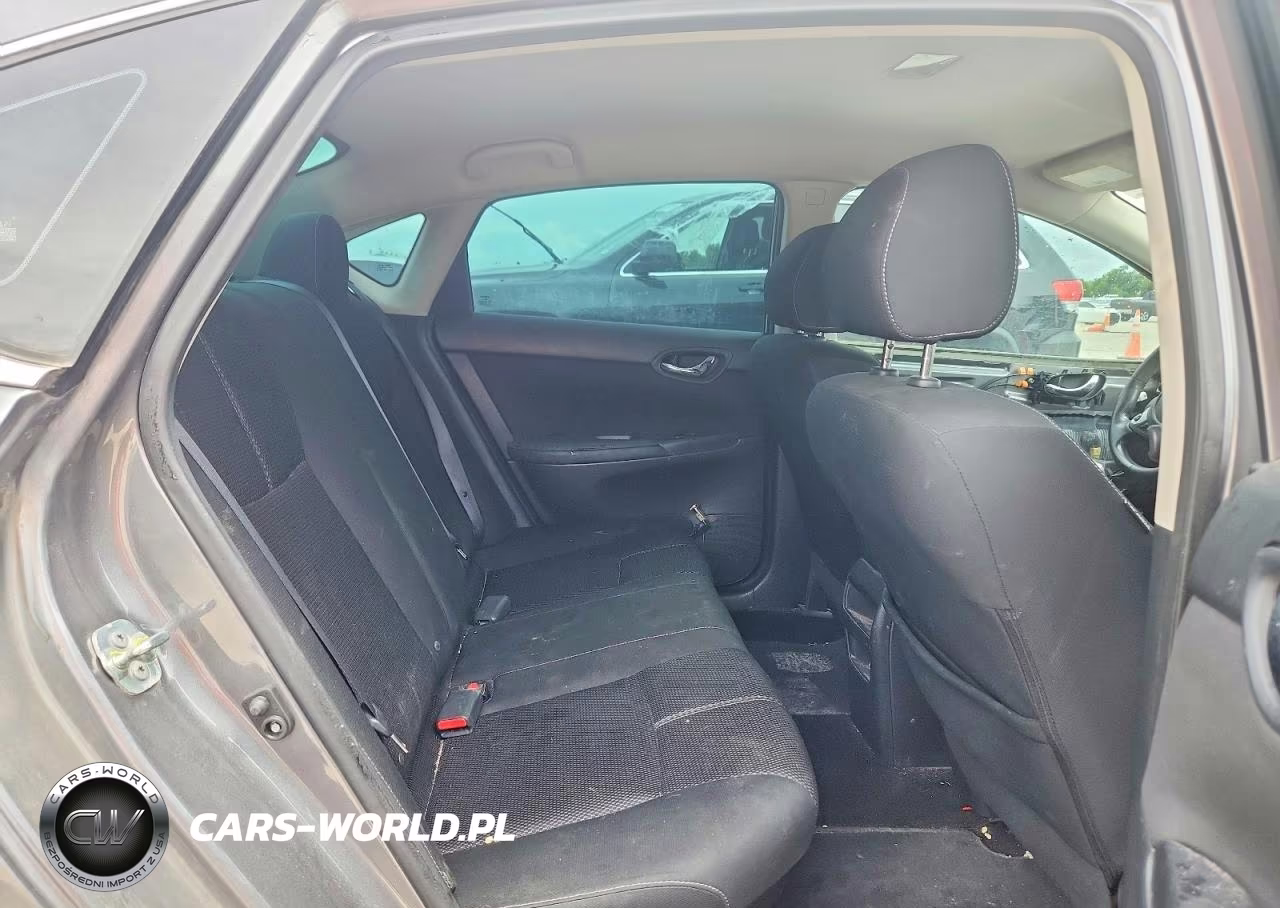 2018 Nissan Sentra S VIN:3N1AB7AP8JY301368 - 10