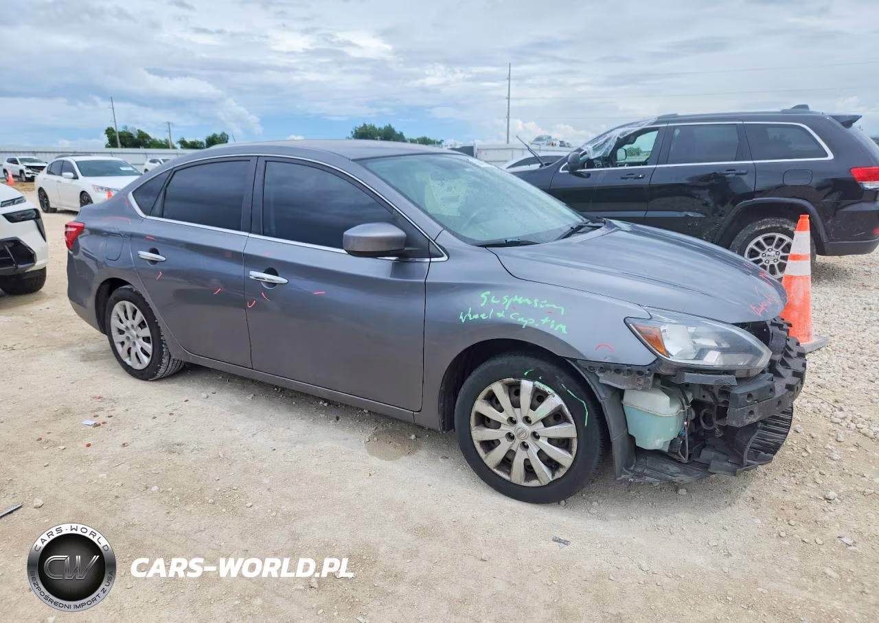 2018 Nissan Sentra S VIN:3N1AB7AP8JY301368 - 4