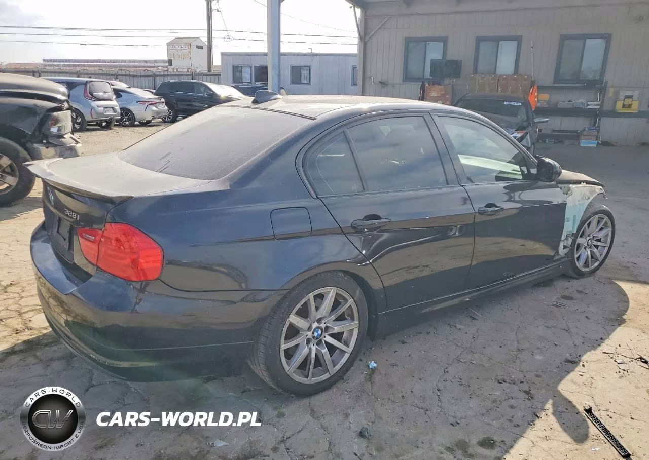 2009 BMW 328 I VIN:WBAPH775X9NL83542 - 3