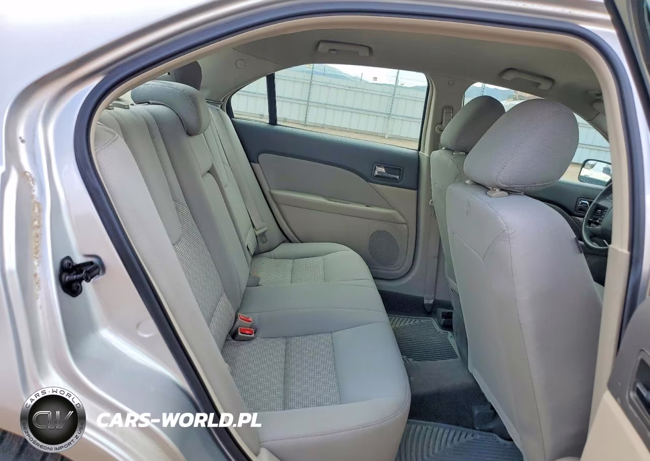 2011 Ford Fusion S VIN:3FAHP0GA2BR314805 - 10