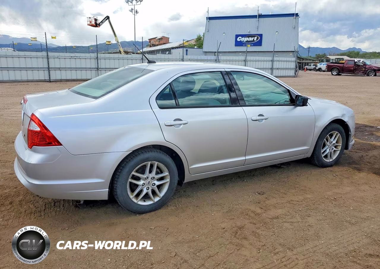 2011 Ford Fusion S VIN:3FAHP0GA2BR314805 - 3