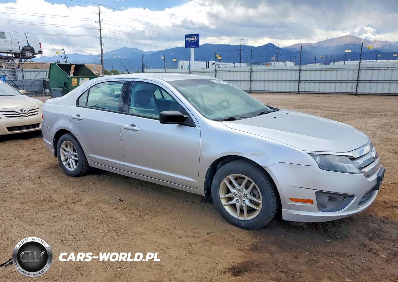 2011 Ford Fusion S VIN:3FAHP0GA2BR314805 - 4
