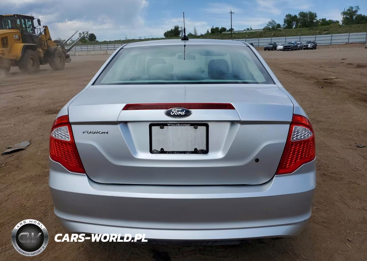 2011 Ford Fusion S VIN:3FAHP0GA2BR314805 - 6