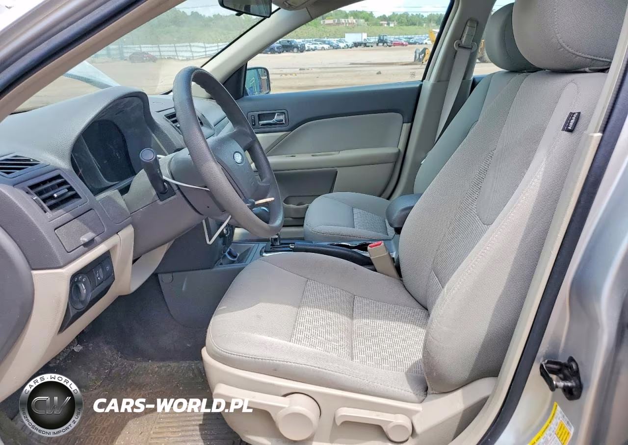 2011 Ford Fusion S VIN:3FAHP0GA2BR314805 - 7
