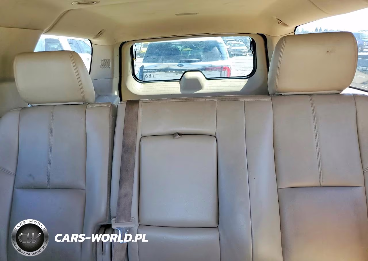 2013 Chevrolet Suburban K1500 Lt VIN:1GNSKJE70DR158586 - 10