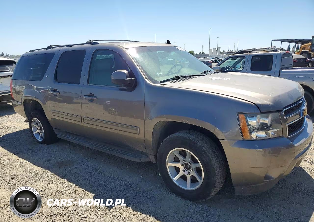 2013 Chevrolet Suburban K1500 Lt VIN:1GNSKJE70DR158586 - 4